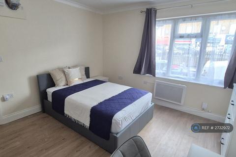 1 bedroom in a house share to rent, Long Elmes, Harrow, HA3