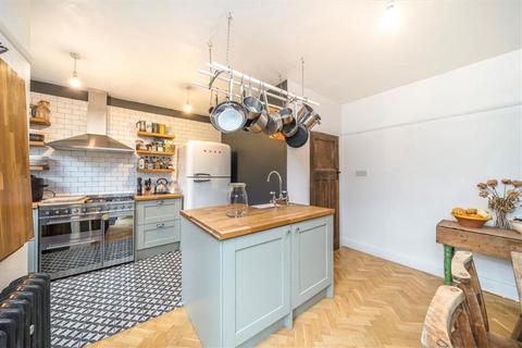 3 bedroom terraced house for sale, Milborough Crescent, London SE12