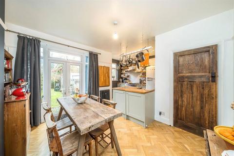 3 bedroom terraced house for sale, Milborough Crescent, London SE12