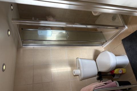 Studio to rent, 8 Kenton Road, Harrow HA1