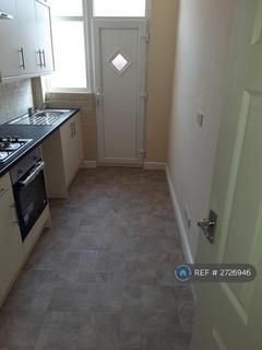 2 bedroom terraced house to rent, Claymore Street, Manchester, M18