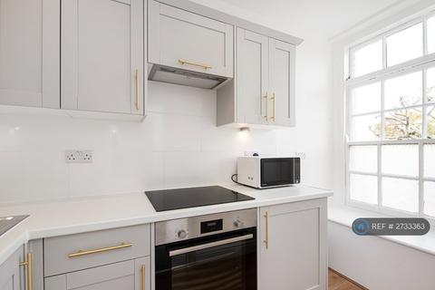 Studio to rent, Abbey House, London, NW8
