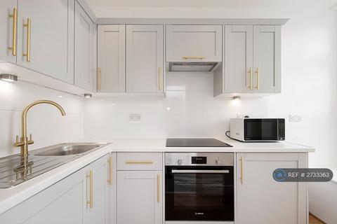Studio to rent, Abbey House, London, NW8