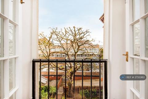Studio to rent, Abbey House, London, NW8