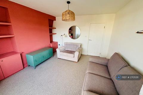 2 bedroom flat to rent, Compton Court, London, SE19