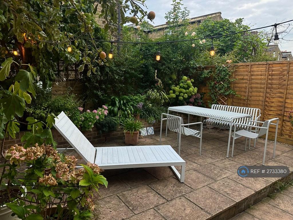 South/ West Facing Garden