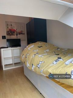 1 bedroom in a flat share to rent, Wimborne Road, Bournemouth, BH9