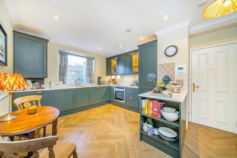 2 bedroom flat for sale, St. Georges Square, London SW1V