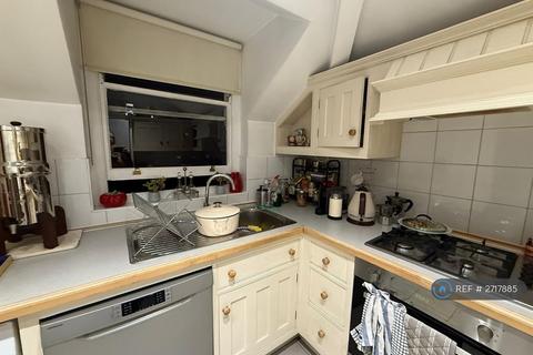 3 bedroom flat to rent, Roland Gardens, London, SW7