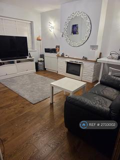 2 bedroom maisonette to rent, Willow Tree Close, Ickenham, Uxbridge, UB10