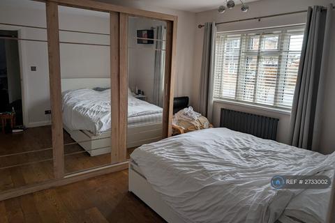 2 bedroom maisonette to rent, Willow Tree Close, Ickenham, Uxbridge, UB10