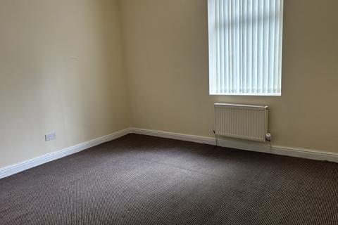 2 bedroom terraced house to rent, Gannow Lane, Burnley BB12
