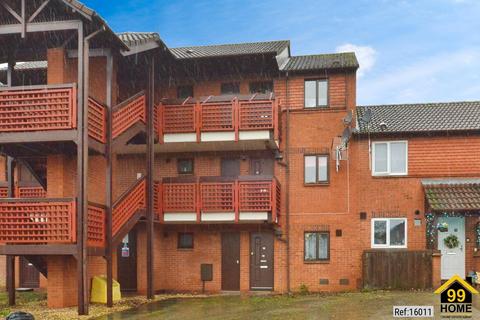 1 bedroom maisonette for sale, Buzzacott Lane, Milton Keynes, MK4