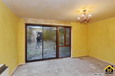 1 bedroom maisonette for sale, Buzzacott Lane, Milton Keynes, MK4