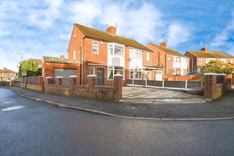 3 bedroom semi-detached house for sale, Lilac Grove, Wigan WN5