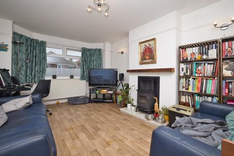 2 bedroom bungalow for sale, Rydal Avenue, Ramsgate, Kent, CT11
