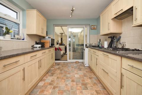 2 bedroom bungalow for sale, Rydal Avenue, Ramsgate, Kent, CT11