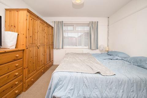 2 bedroom bungalow for sale, Rydal Avenue, Ramsgate, Kent, CT11
