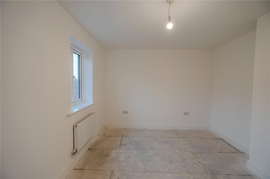 Bedroom 1 (2)