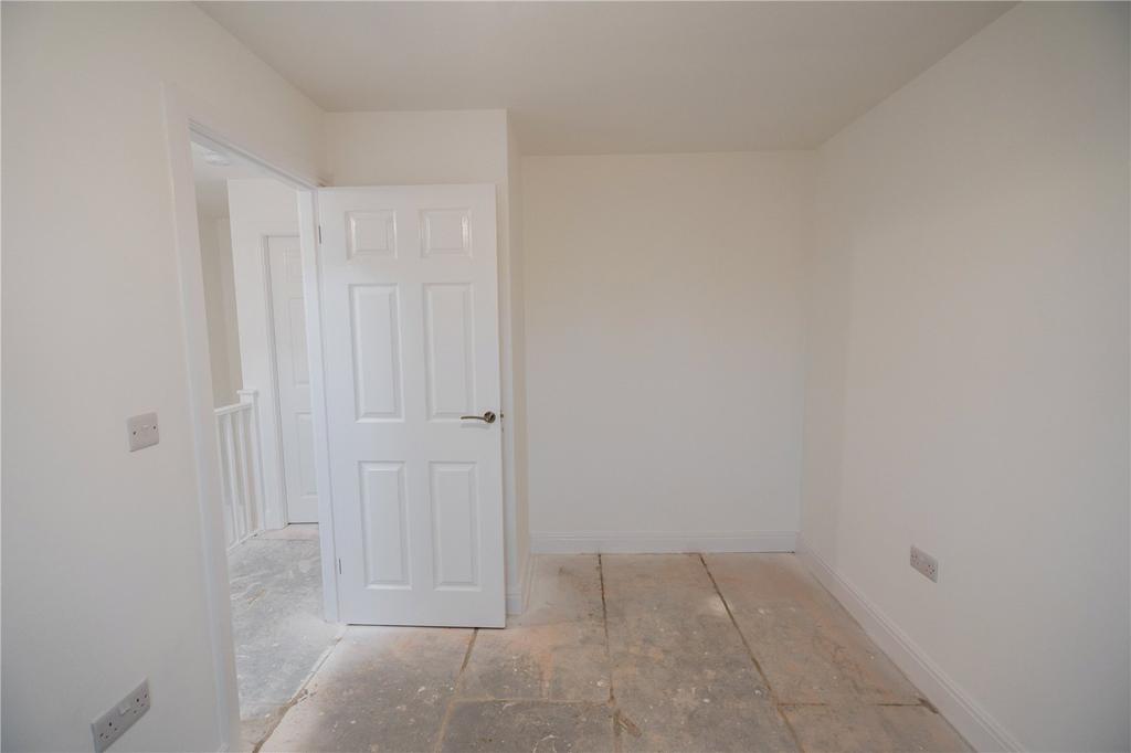 Bedroom 2 (2)