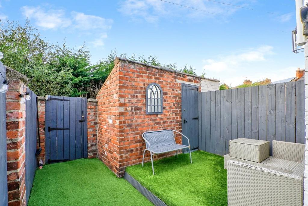 15 Nalton Street, Selby, YO8 4 AE 61c843d0-DSC01484