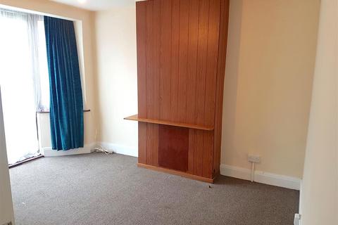 undefined, Glamis Cresent, Middlesex UB3