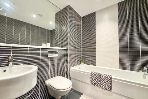 2 bedroom flat for sale, 4 Mulberry Square, Renfrew