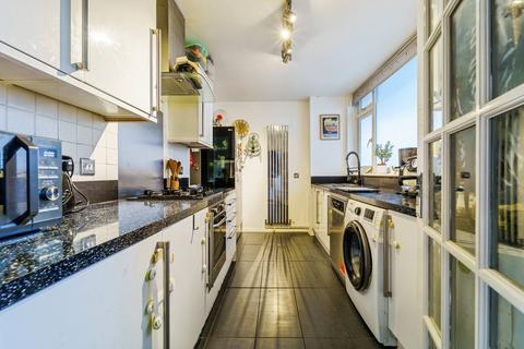 2 bedroom maisonette for sale, Crane Lodge Road, Hounslow TW5