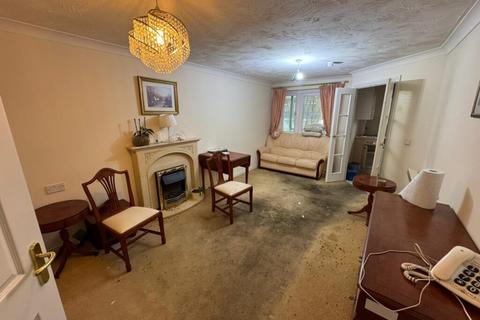 1 bedroom apartment for sale, Montague Court, Hamlet Court Road, Westcliff-On-Sea, SS0 7EX