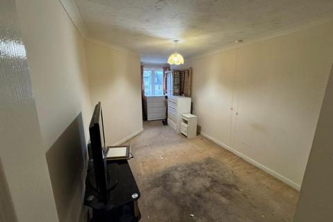 1 bedroom apartment for sale, Montague Court, Hamlet Court Road, Westcliff-On-Sea, SS0 7EX