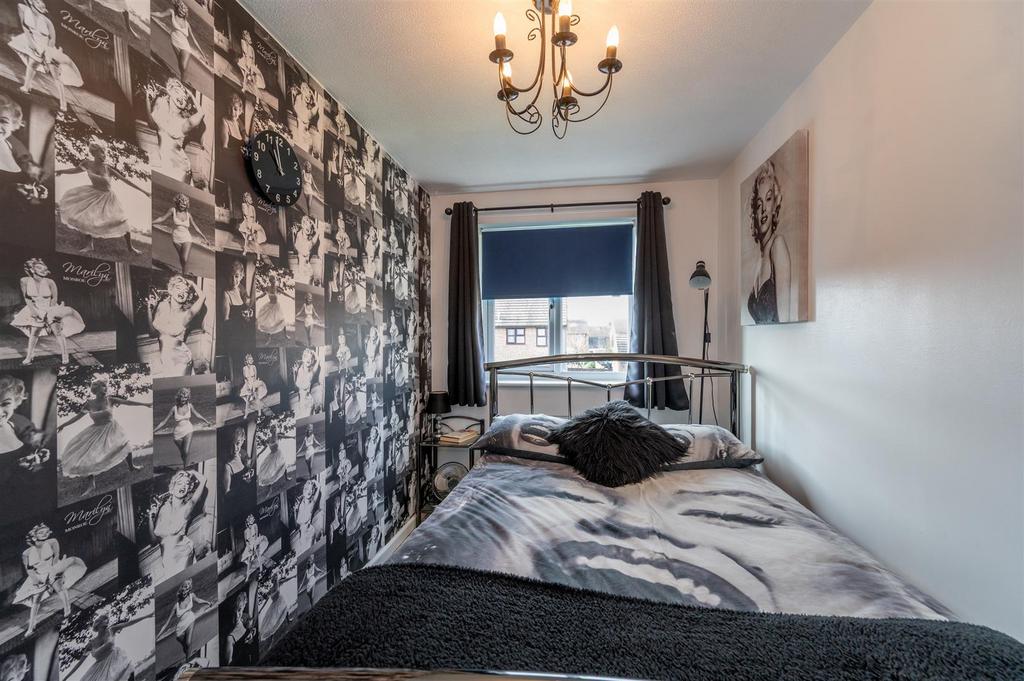 33 Kingfisher Close 25 8.jpg
