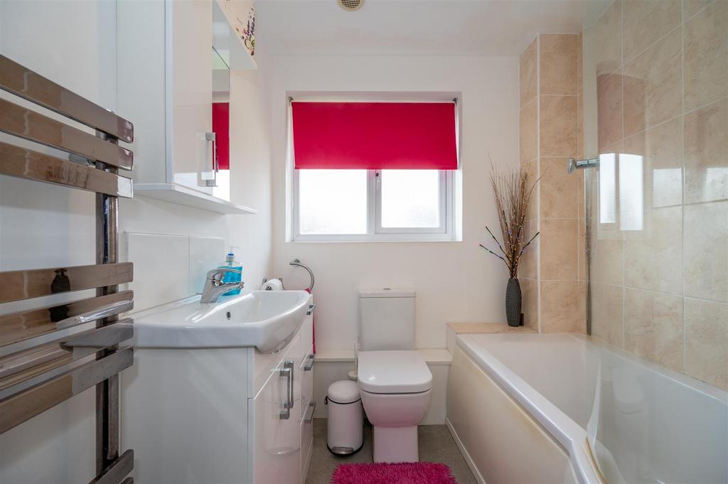 33 Kingfisher Close 25 12.jpg