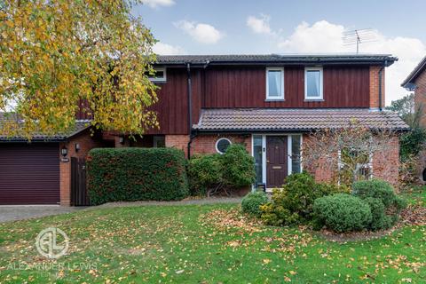 undefined, Earlsmead, Letchworth Garden City, SG6 3UE