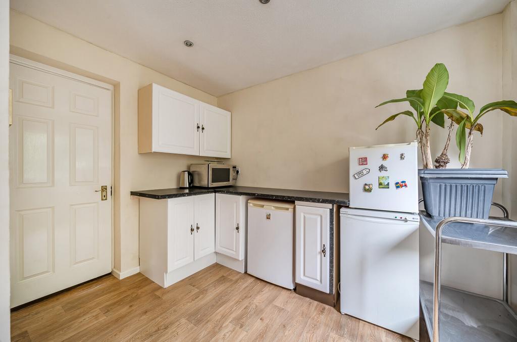 1377011-20-690cb0...