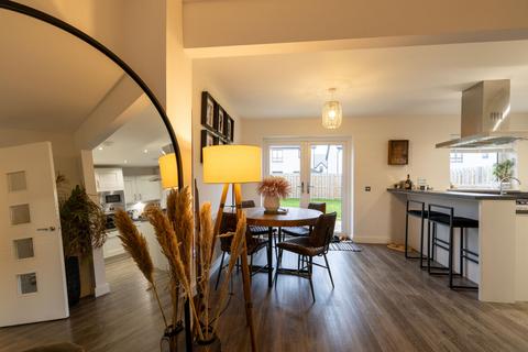 3 bedroom detached house for sale, Draper Road, Perth