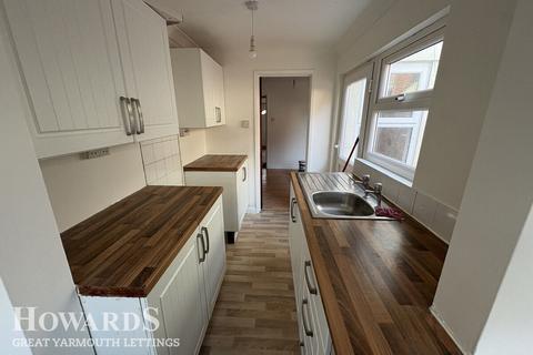 2 bedroom terraced house to rent, Beccles Road, Great Yarmouth