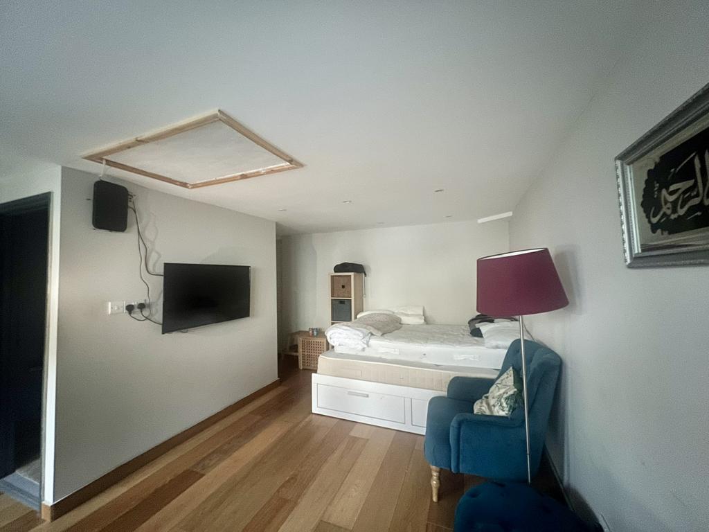 Studio Flat available on Fern Ave, Mitcham