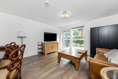 3 bedroom house to rent, Pell Street, London SE8