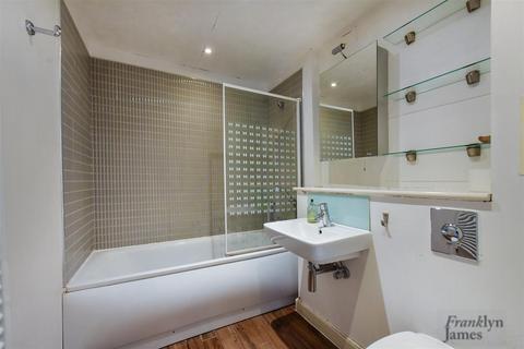 2 bedroom apartment to rent, Rosegate House, Bow, London, E3