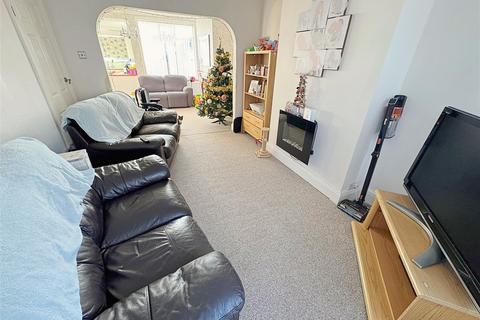3 bedroom terraced house for sale, Baroness Road, Grimsby, N.E. Lincs, DN34 4DP