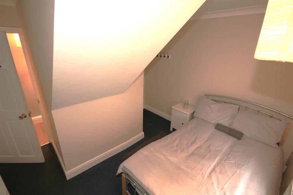 Bedroom 3a.JPG