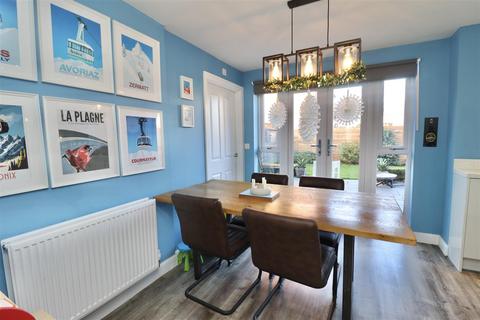 4 bedroom detached house for sale, Airedale Drive, Brough