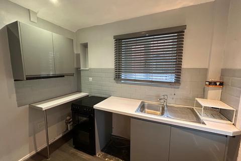 3 bedroom semi-detached house to rent, Schofield Road, Darfield, Barnsley, S73