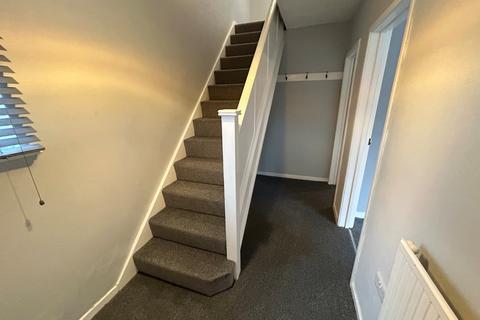 3 bedroom semi-detached house to rent, Schofield Road, Darfield, Barnsley, S73