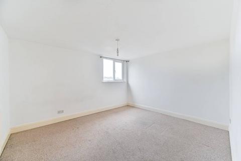 3 bedroom flat for sale, Holmesdale Road, South Norwood, London, SE25
