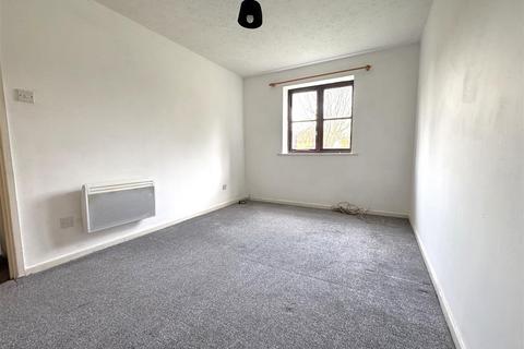 1 bedroom flat to rent, Frobisher Road, Erith DA8
