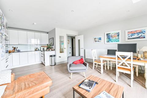 3 bedroom flat to rent, Ivory House, Clove Hitch Quay, Battersea, London, SW11