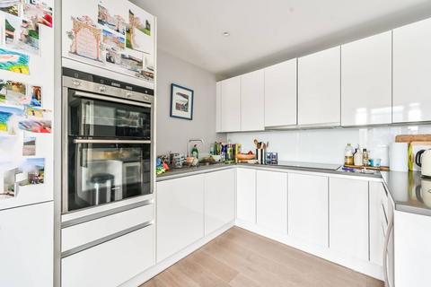 3 bedroom flat to rent, Ivory House, Clove Hitch Quay, Battersea, London, SW11