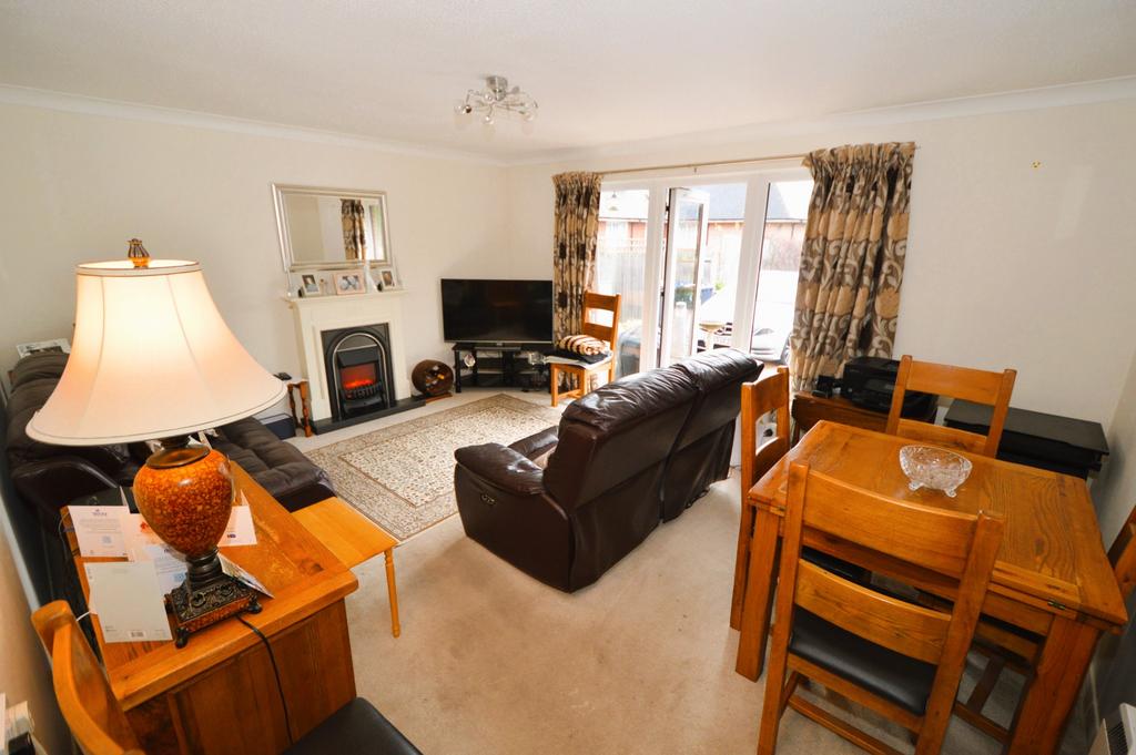 Living/dining room