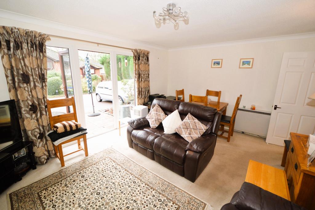 Living/dining room